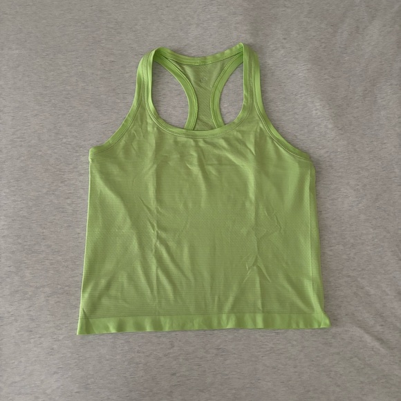 Lululemon Swiftly Tech Racerback 2.0 - Picture 2 of 4